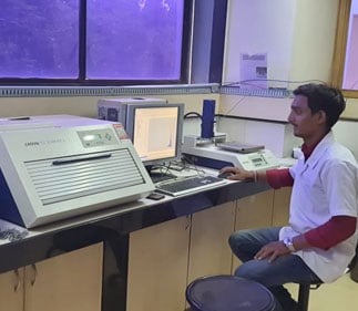 Lab Stool - Designer Lab Stool Manufacturer from Pune